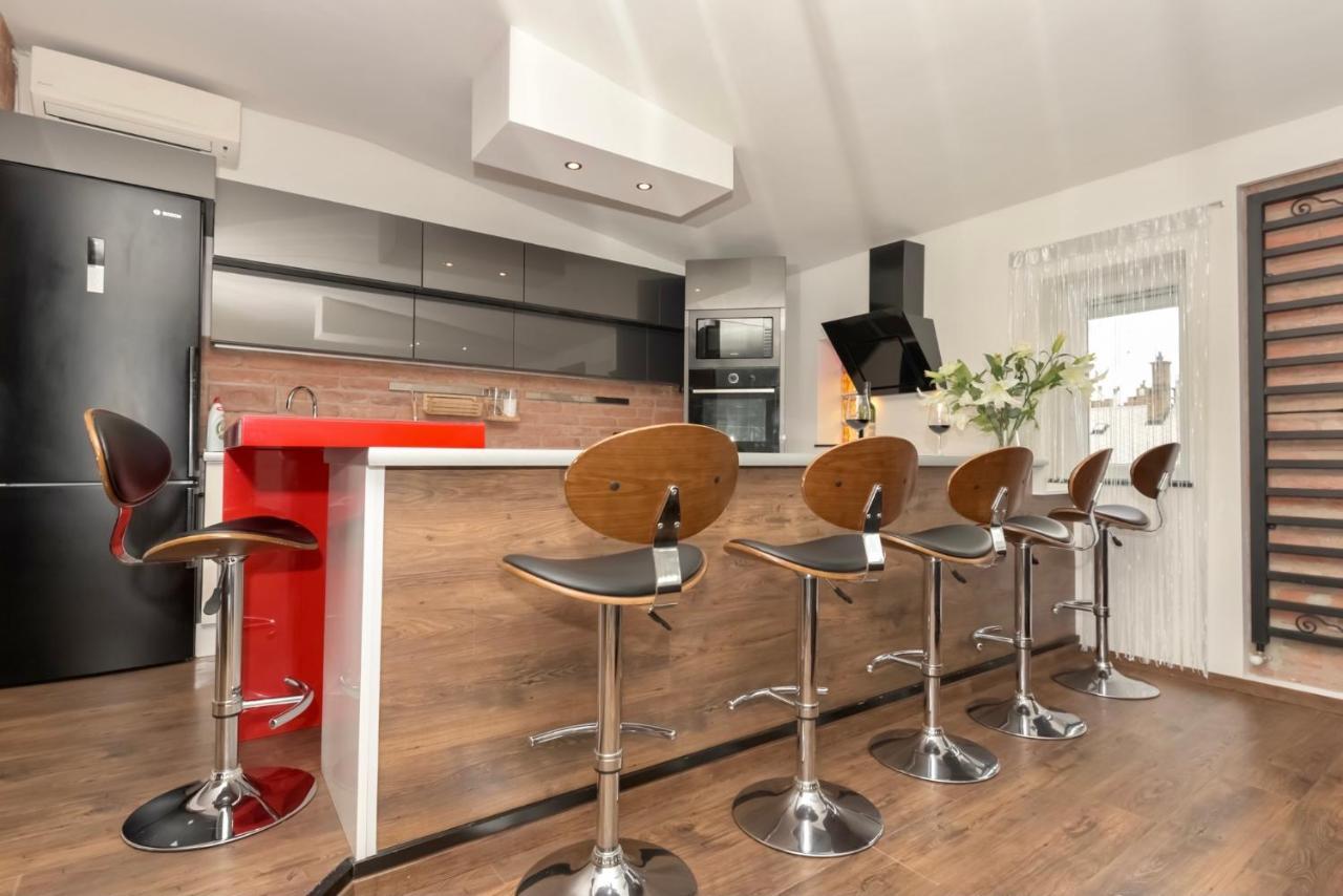 Nightingale Luxury Apartment Budapeste Exterior foto
