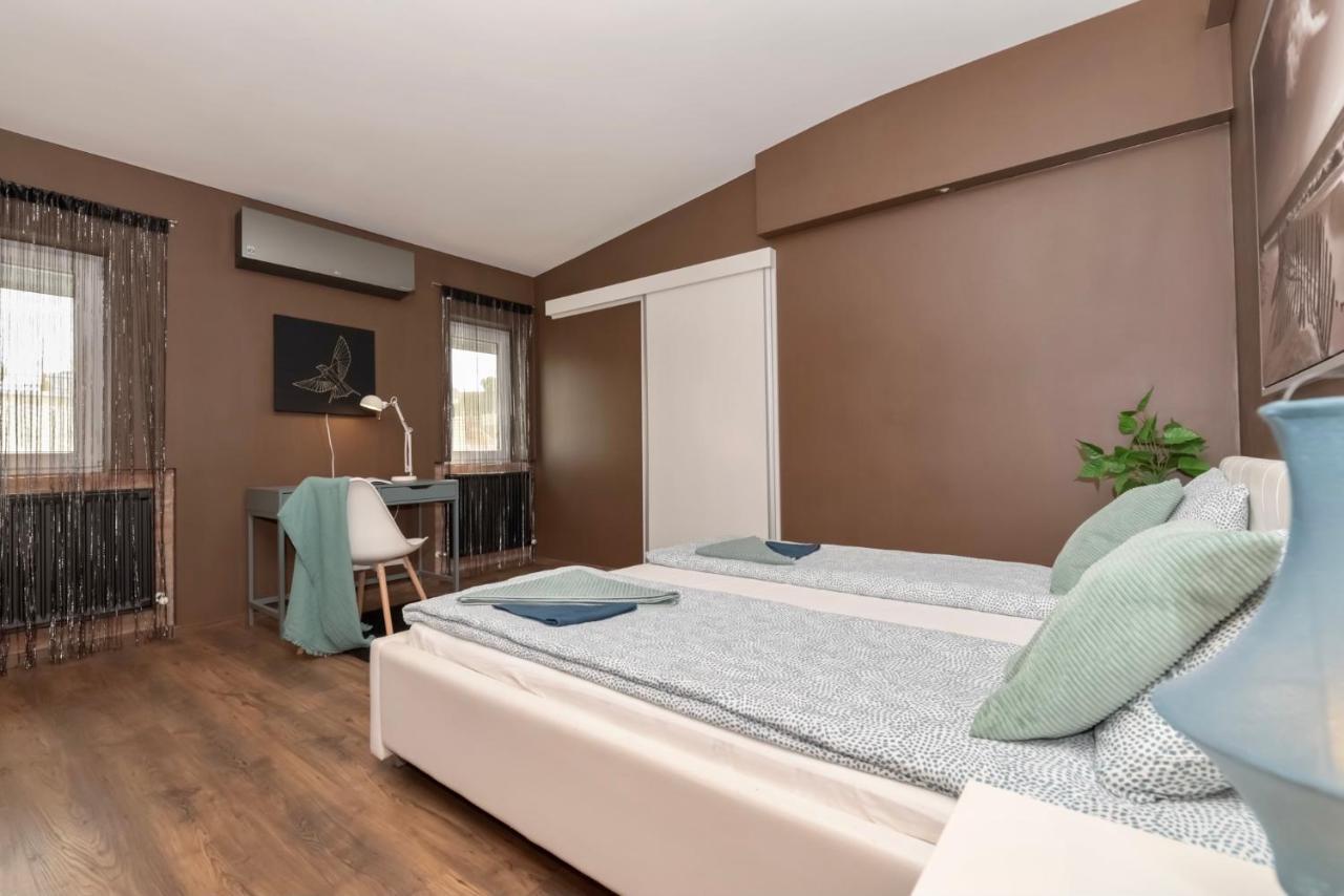 Nightingale Luxury Apartment Budapeste Exterior foto