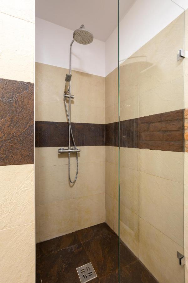 Nightingale Luxury Apartment Budapeste Exterior foto