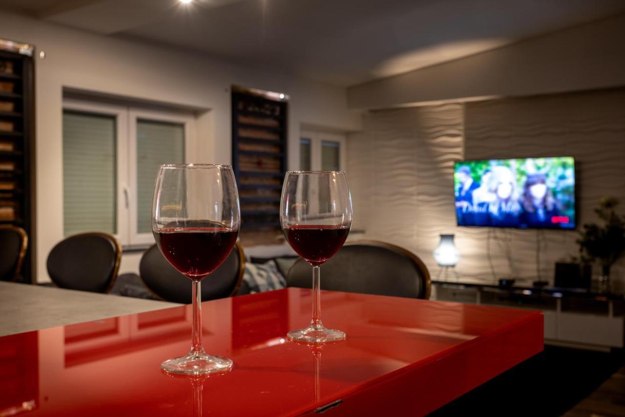Nightingale Luxury Apartment Budapeste Exterior foto